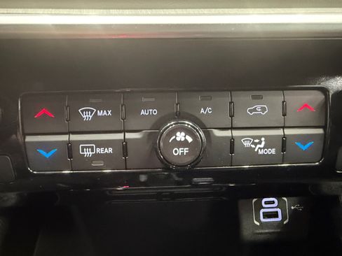 Used 2025 Jeep Compass Limited AWD/4WD image 19
