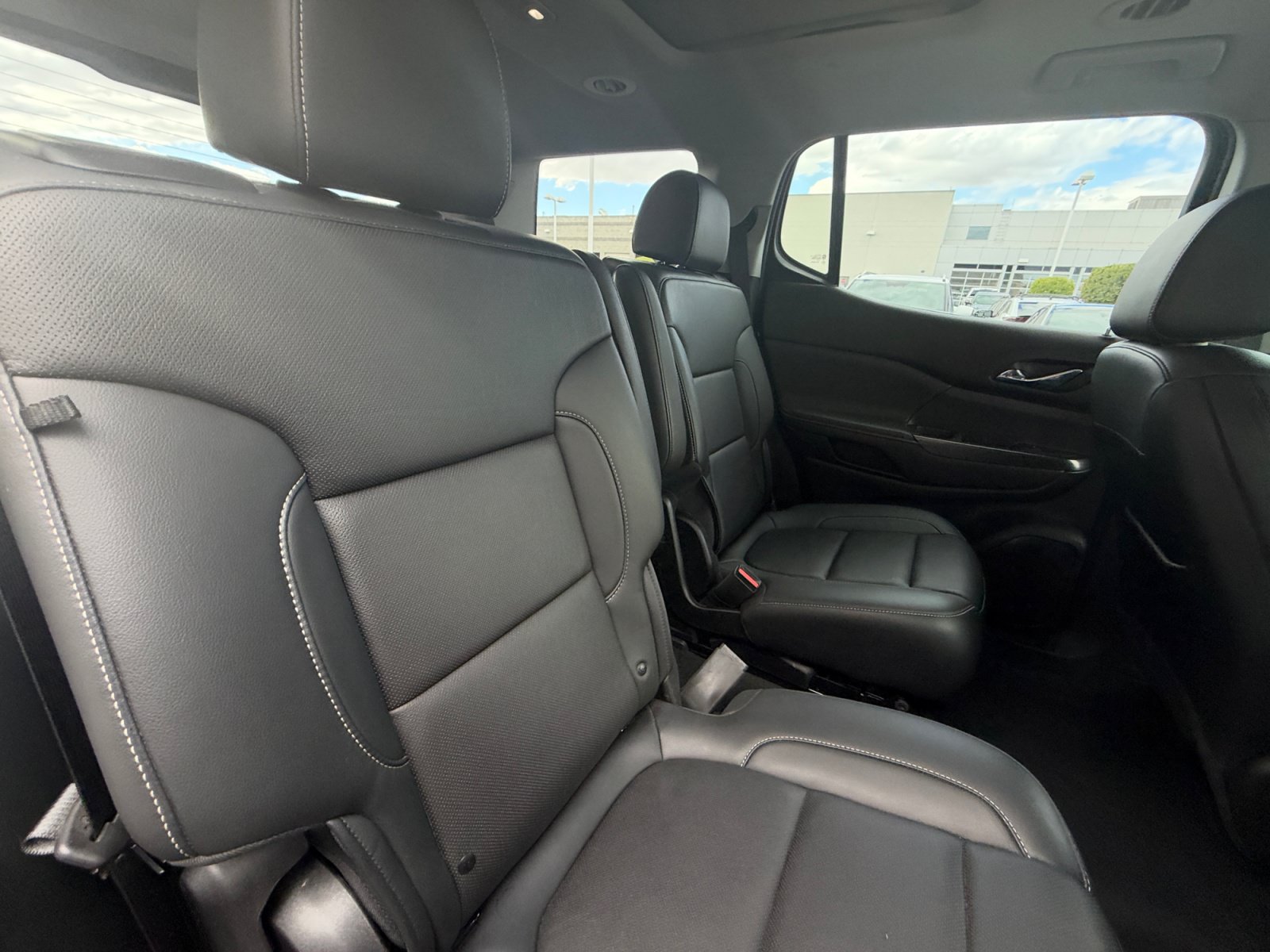 Used 2022 GMC Acadia SLT w/ Technology Package AWD/4WD image 18