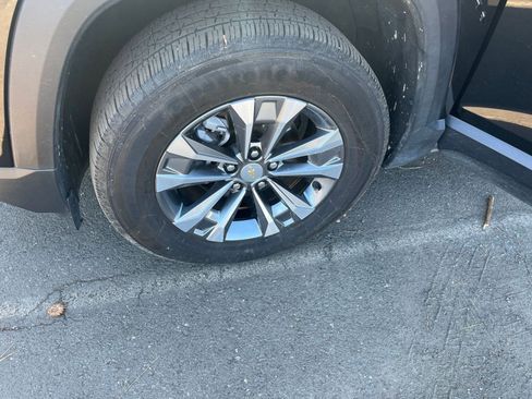 Used 2025 Chevrolet Equinox LT image 29