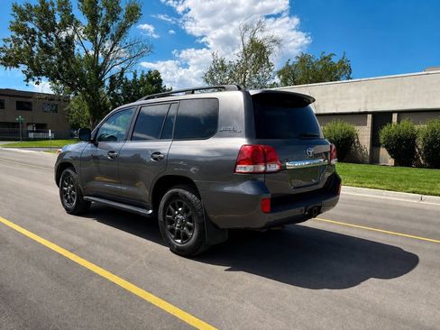 Used 2008 Toyota Land Cruiser w/ Upgrade Pkg AWD/4WD image 3