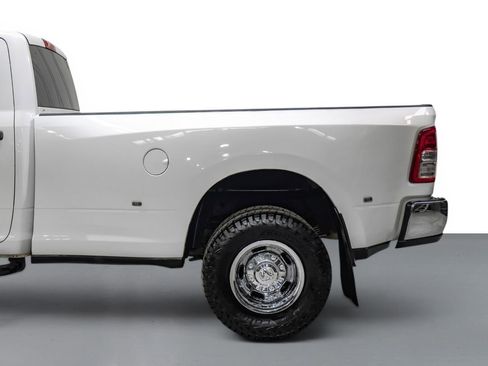 Used 2019 RAM 3500 Tradesman w/ Chrome Appearance Group AWD/4WD image 11