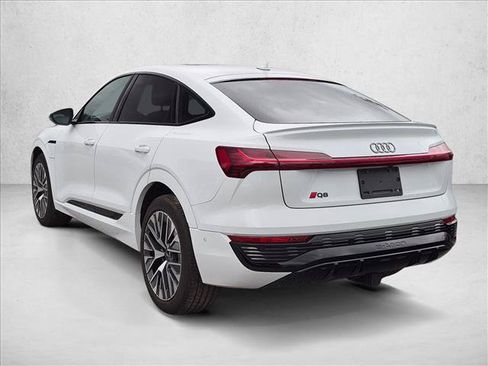 Used 2024 Audi Q8 e-tron Premium Plus w/ Premium Plus Package AWD/4WD image 6