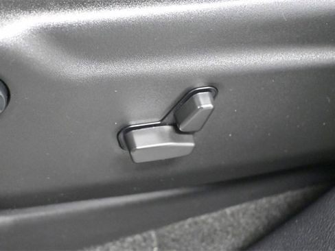 Used 2022 Jeep Grand Cherokee Laredo X image 10