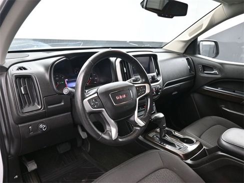 Used 2016 GMC Canyon SLE w/ SLE Convenience Package image 2