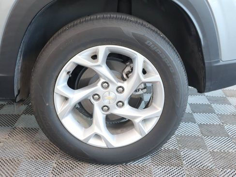 Used 2024 Chevrolet Trax LS w/ LS Convenience Package FWD image 15