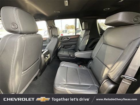 Certified 2025 GMC Yukon Denali image 30