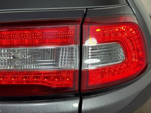 Used 2016 Jeep Cherokee 75th Anniversary image 32