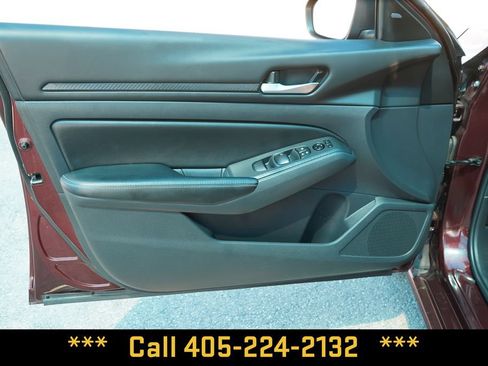 Used 2025 Nissan Altima 2.5 SV FWD image 14