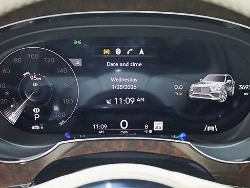 Used 2022 Bentley Bentayga V8 image 18