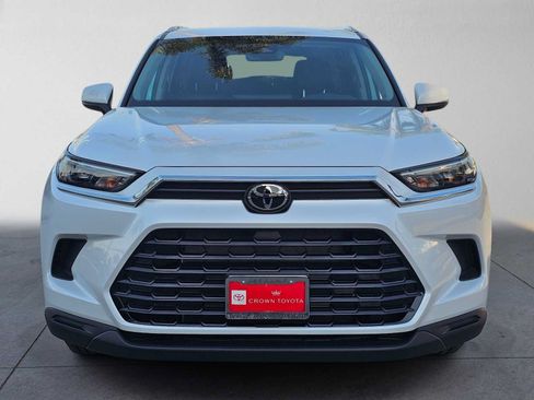 Certified 2026 Toyota Grand Highlander FWD image 8