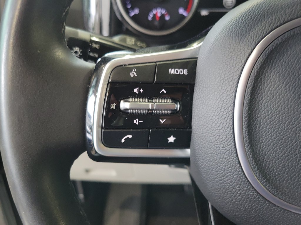 Certified 2024 Kia Carnival EX FWD image 19