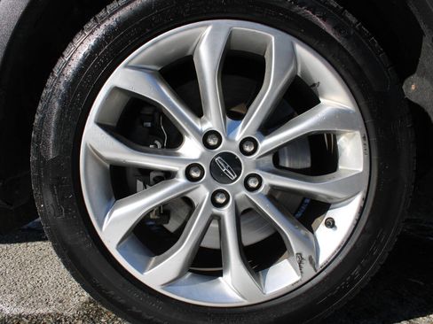 Used 2018 Lincoln MKC Select w/ Select Plus Package image 19