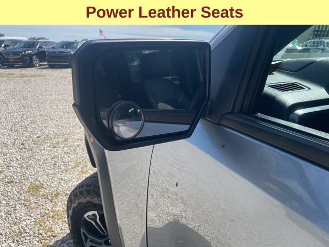 Used 2024 GMC Canyon AT4 AWD/4WD image 7