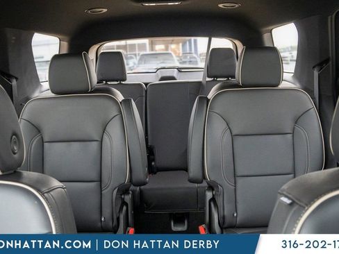 Used 2023 Chevrolet Traverse Premier w/ LPO, Floor Liner Package image 22