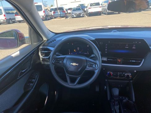 Used 2025 Chevrolet TrailBlazer LT image 35