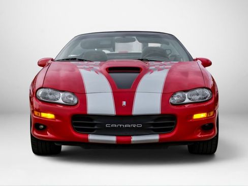 Used 2002 Chevrolet Camaro Z28 w/ SS Performance/Appearance Pkg RWD image 4