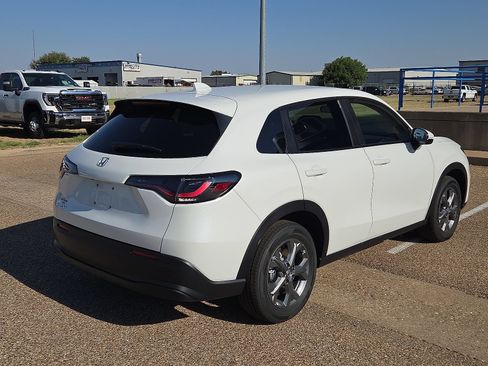 New 2027 Honda HR-V LX image 4