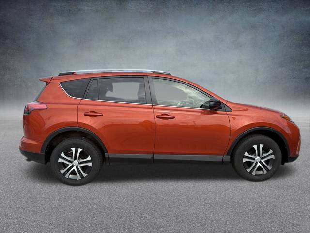 Used 2016 Toyota RAV4 LE AWD/4WD image 5