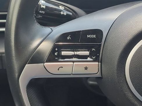 Used 2025 Hyundai Elantra SEL FWD image 21