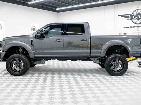 Used 2017 Ford F250 Platinum w/ Platinum Ultimate Package AWD/4WD image 10
