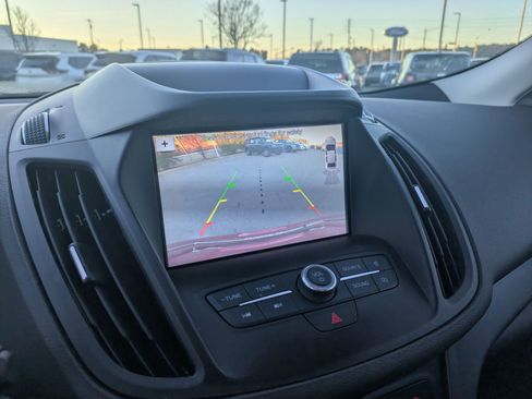 Used 2019 Ford Escape SEL image 23