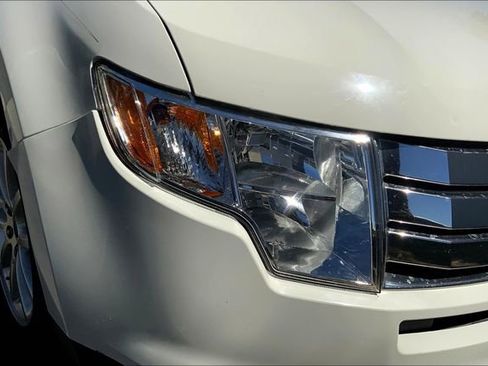 Used 2010 Ford Edge SEL image 27