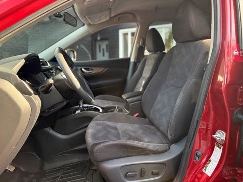 Used 2015 Nissan Rogue SV image 10