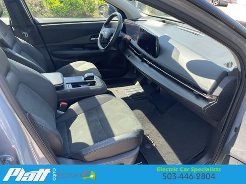 Used 2023 Nissan Ariya AWD image 53