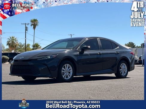 Used 2025 Toyota Camry LE AWD/4WD image 1
