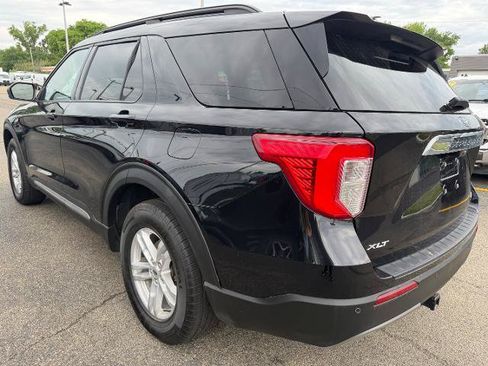 Certified 2022 Ford Explorer XLT w/ Equipment Group 202A AWD/4WD image 3