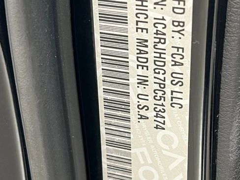 Used 2023 Jeep Grand Cherokee Overland w/ Luxury Tech Group IV image 20