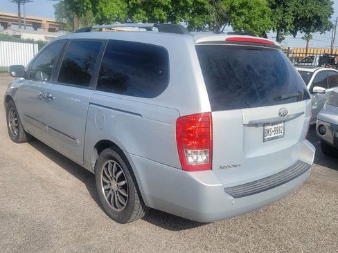 Used 2012 Kia Sedona EX w/ Luxury Pkg image 6