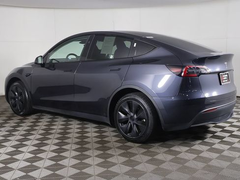 Used 2024 Tesla Model Y Long Range RWD image 19