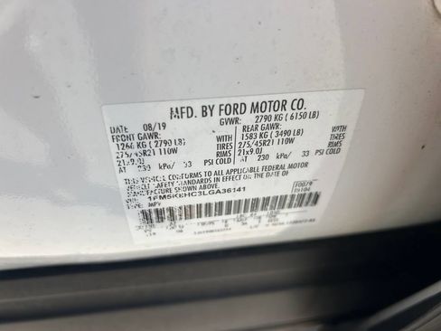 Used 2020 Ford Explorer Platinum w/ Premium Technology Package AWD/4WD image 10