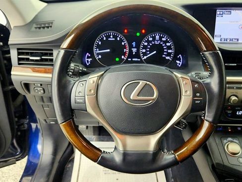 Used 2015 Lexus ES 350 w/ Luxury Package FWD image 14