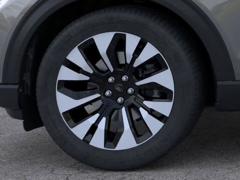 New 2026 Ford Explorer Platinum w/ LUX Leather Package image 19