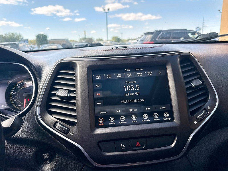 Used 2021 Jeep Cherokee Trailhawk AWD/4WD image 13