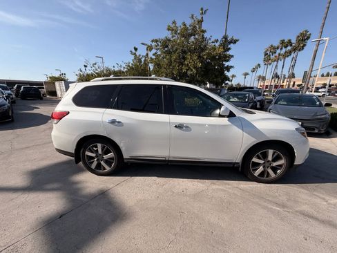 Used 2015 Nissan Pathfinder Platinum w/ Cargo Package FWD image 6