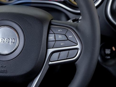 Used 2022 Jeep Cherokee Latitude Lux image 27