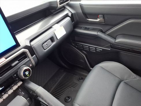New 2026 Toyota 4Runner Limited AWD/4WD image 18