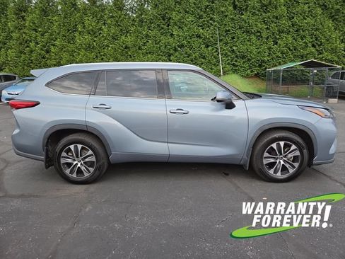 Used 2021 Toyota Highlander XLE AWD/4WD image 8