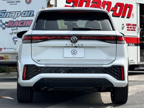 New 2026 Volkswagen Tiguan SE R-Line FWD image 6