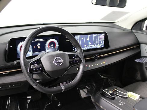 Used 2024 Nissan Ariya FWD image 8