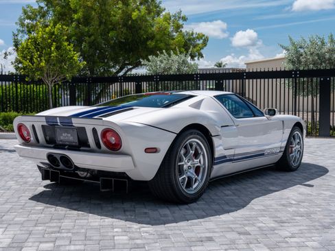 Used 2005 Ford GT RWD image 59