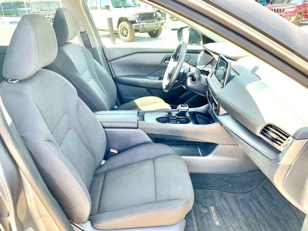 Used 2026 Nissan Rogue S FWD image 28