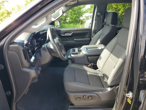 Used 2024 Chevrolet Silverado 1500 LT AWD/4WD image 11