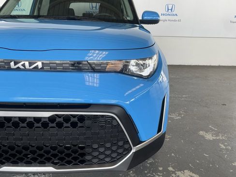 Used 2024 Kia Soul LX image 40