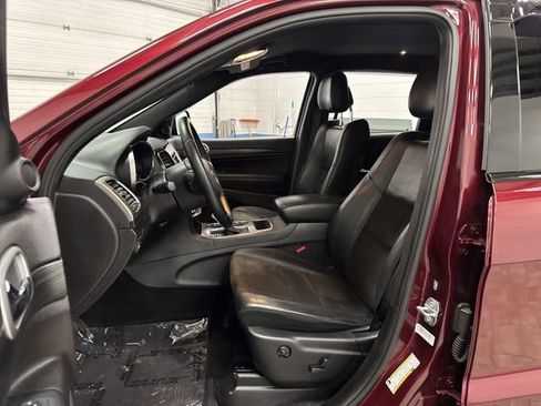 Used 2019 Jeep Grand Cherokee Altitude image 4