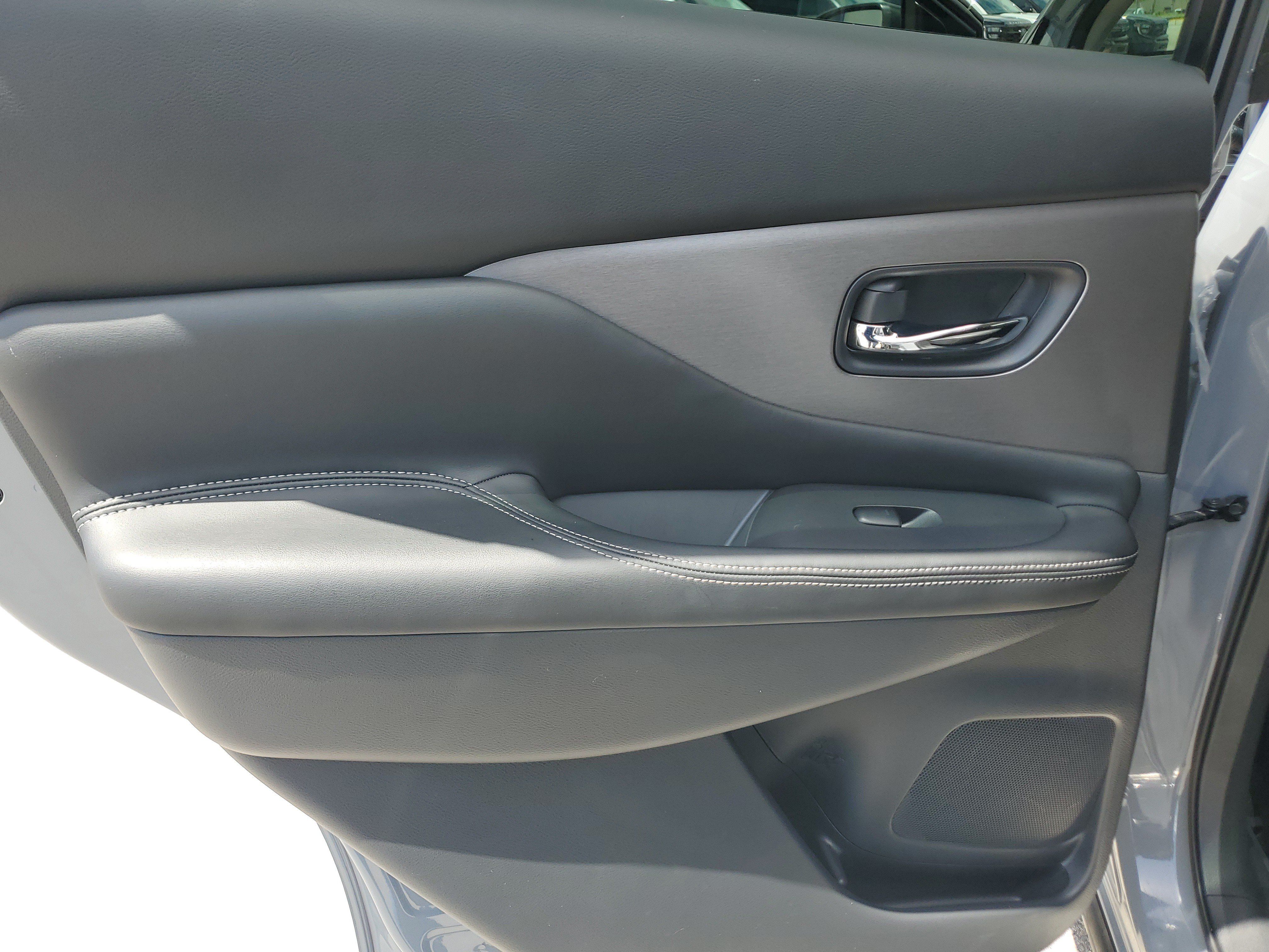 Certified 2024 Nissan Murano SV w/ SV Midnight Edition Package FWD image 27