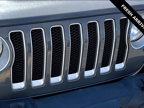 Used 2020 Jeep Wrangler Unlimited Sahara image 30